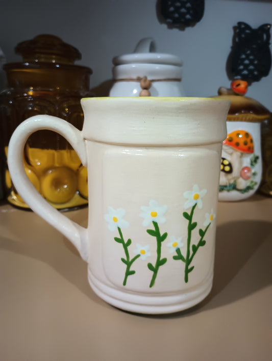 Beige Daisy Mug