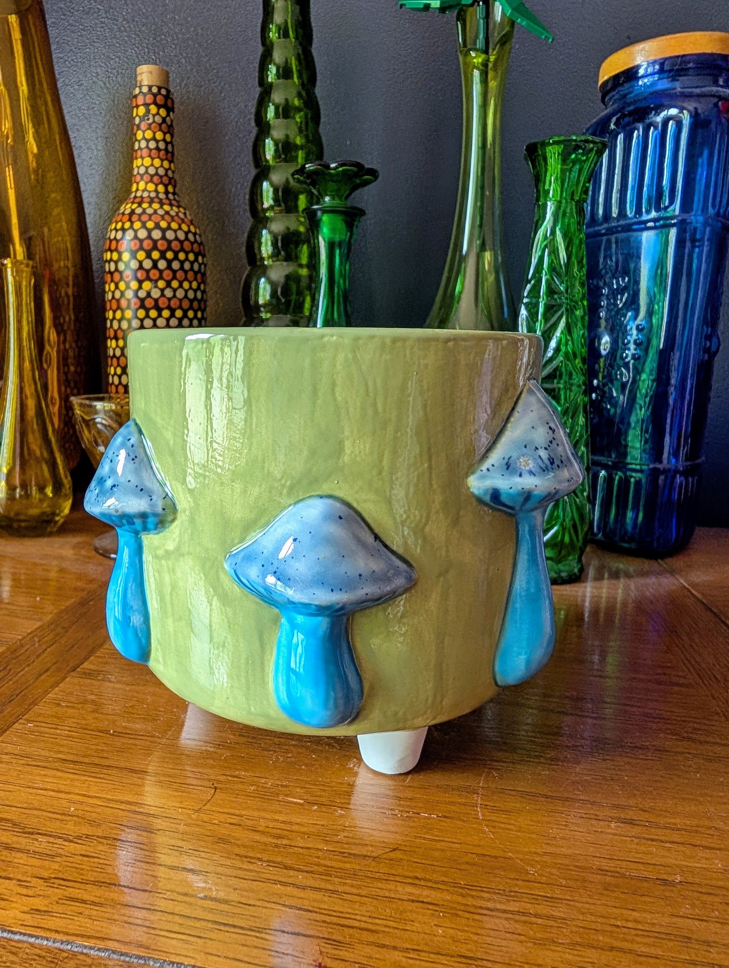 Mushroom Container