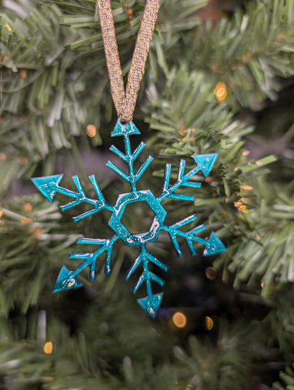 Pointed Dainty Snowflake Ornament